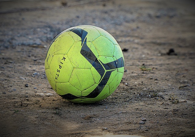 欧文背身单打得分，技术精湛